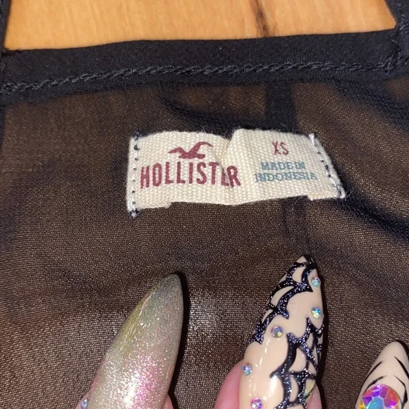 NWOT - HOLLISTER HIGH NECK CRISS CROSS FLORAL SHEER BACK BLOUSE - SIZE XS - Picture 5 of 8